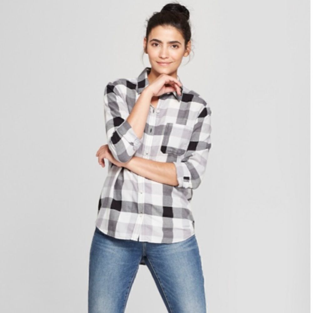 Universal Thread Gray Plaid Button Down Shirt!